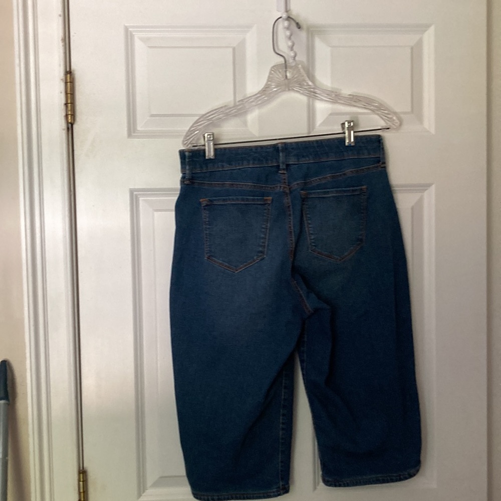 Gloria Vanderbilt Jean capris. - Picture 2 of 7